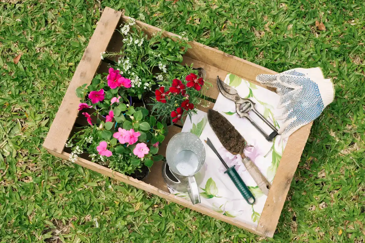 repurposed cutlery garden DIY Netherlands