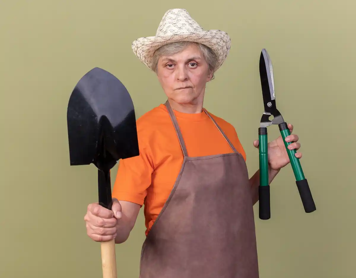 elderly gardening with lightweight tools netherlands