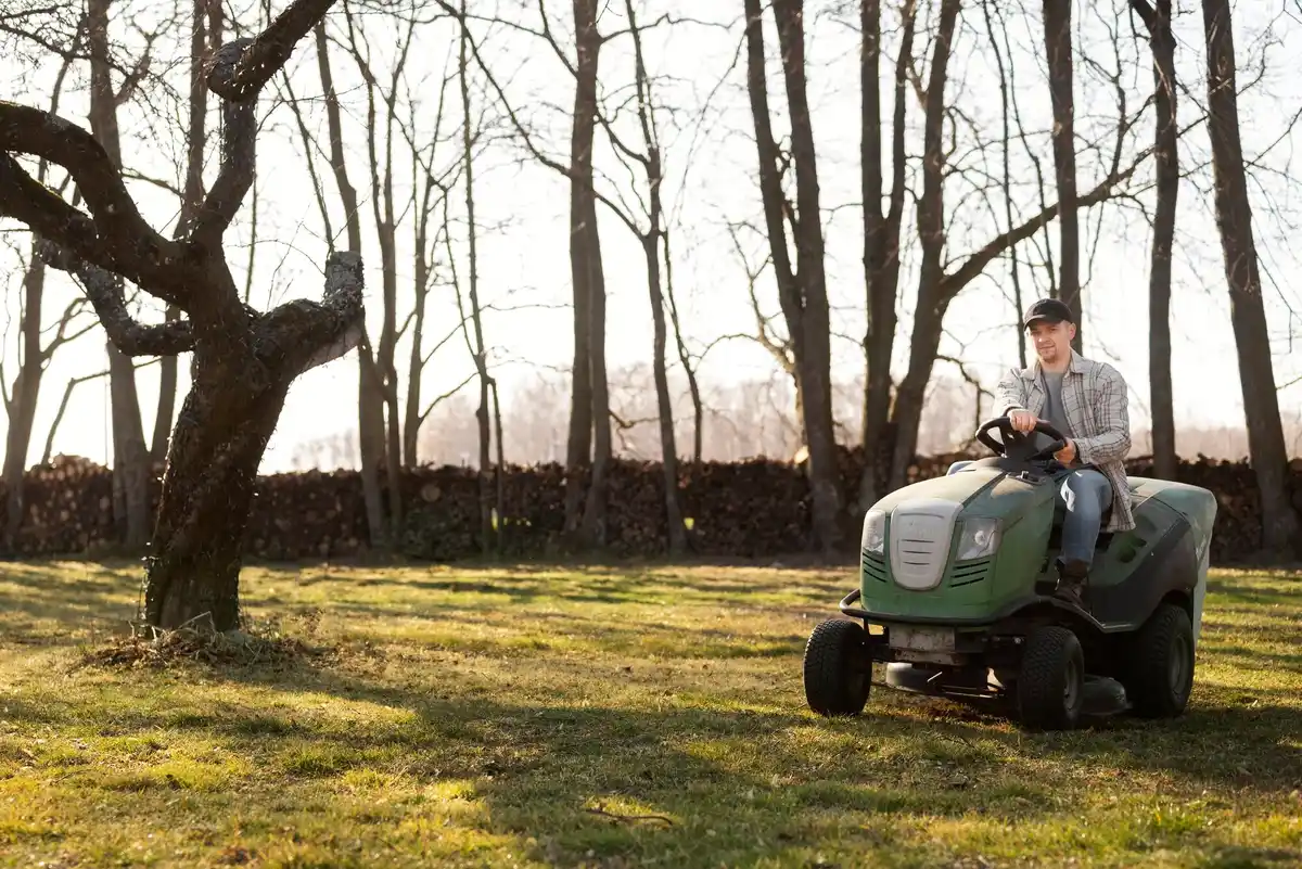robot mower night garden Netherlands