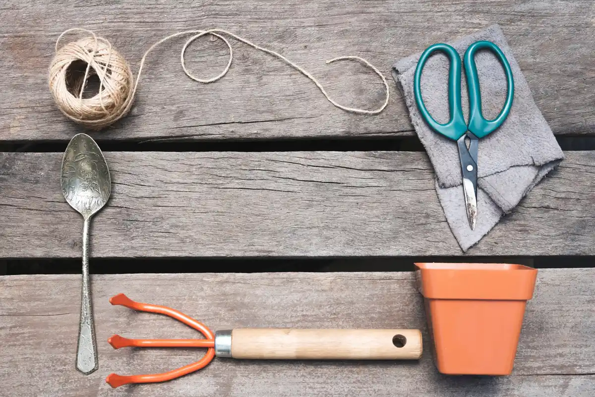 dutch garden scissors storage hack