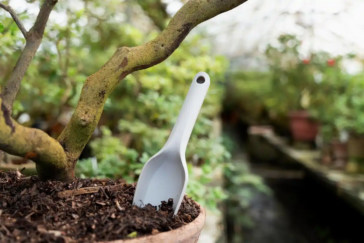 dutch garden fertilizer damage soil