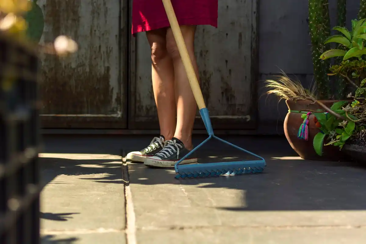 cleaning garden tools protect from rust dutch shed