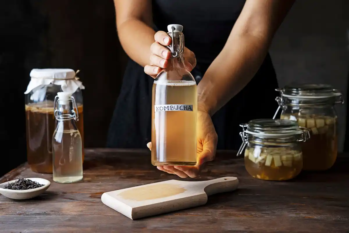 vinegar homemade insect repellent Dutch kitchen
