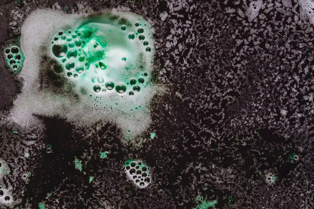 compost versus chemical liquid fertilizer visual