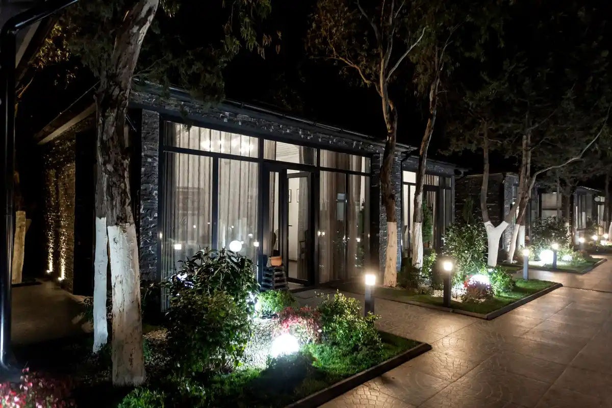 greenhouse at night open ventilation netherlands