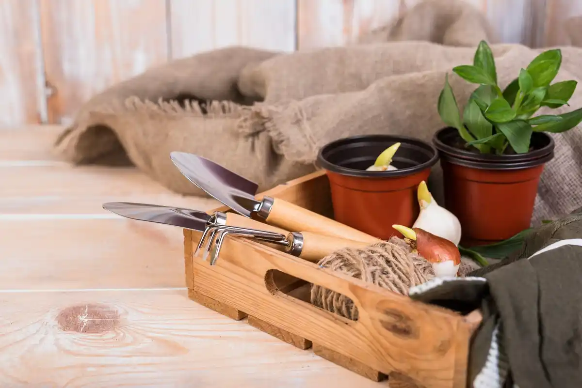 DIY garden tools from old kitchen knives Dutch garden shed