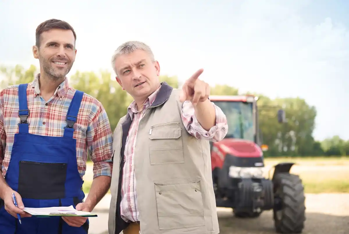 Dutch man buying used lawn mower