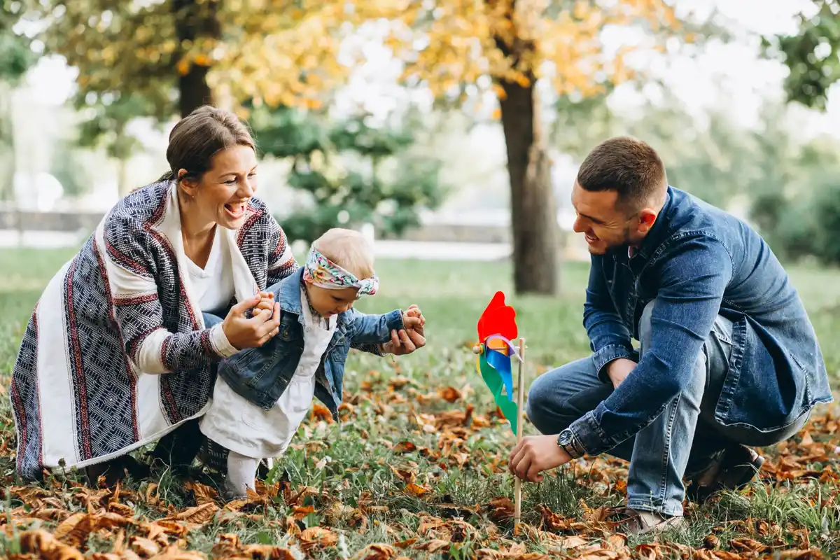 dutch gardeners exchanging seeds in urban backyard