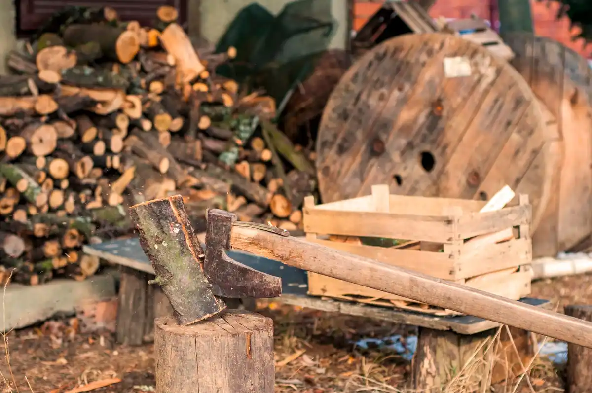 rusty garden tools shed Netherlands