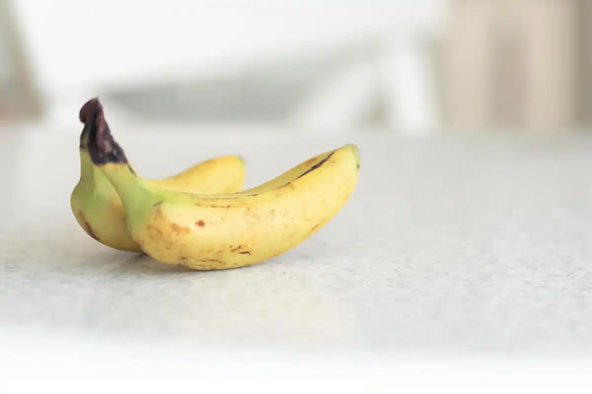 fresh banana peels for plants home dutch