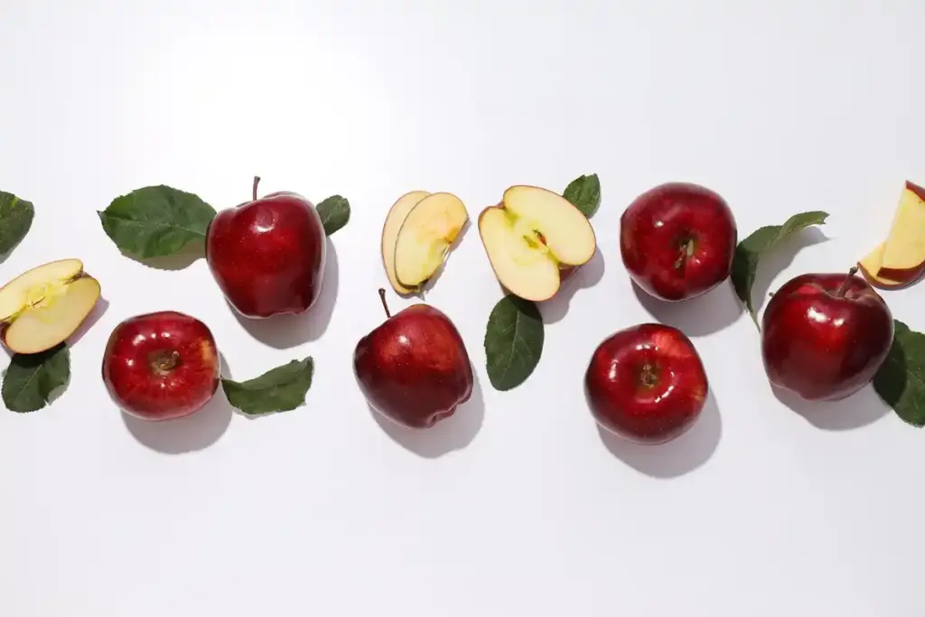 dutch wellant apple isolated still life