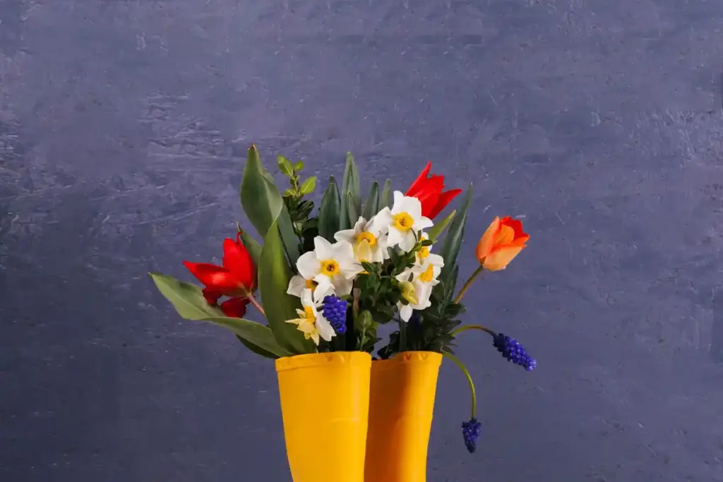 modern wildflowers in pots dutch style