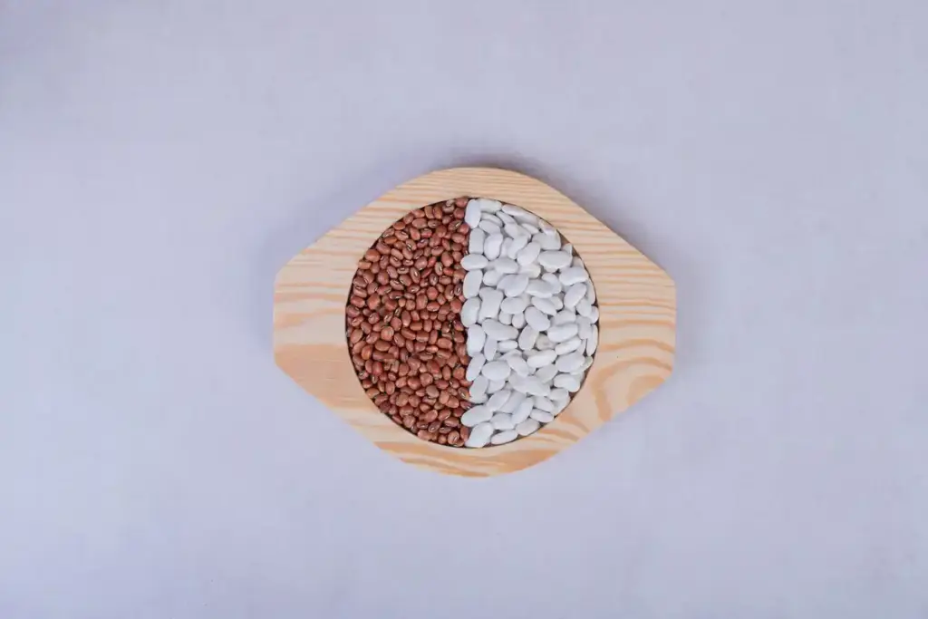Colorful Chinese seeds vs Dutch seeds package comparison