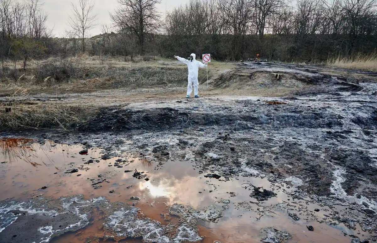 chemical spill in garden soil netherlands